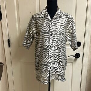 SYLLABLES System Small Zebra Print Tan Short Sleeve Shirt, EUC